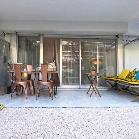 Studio Rez-de-jardin Apartman